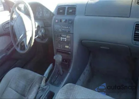 1995 Nissan Maxima Gle/Gxe/Se z USA, uszkodzony, nr VIN JN1CA21D1ST062745